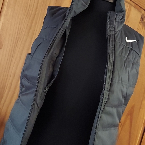 Nike - Picture 11 of 14